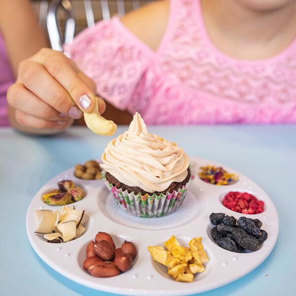 barevná paleta zdobení cupcaku